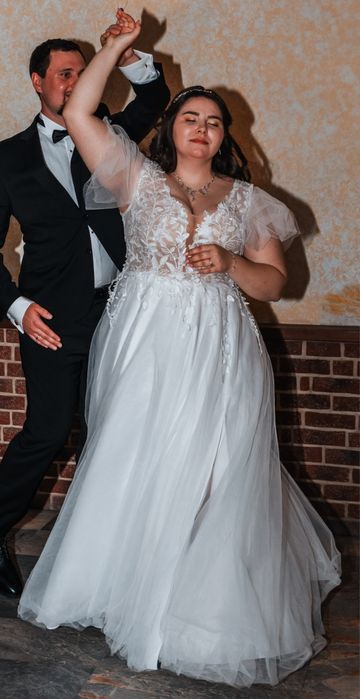 Suknia ślubna Adriana Reina 42/44/46 biała księżniczka koronka