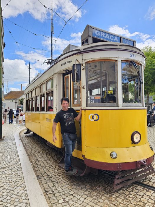 Empresa tvde e turismo de 2018 com 2 carros quitados