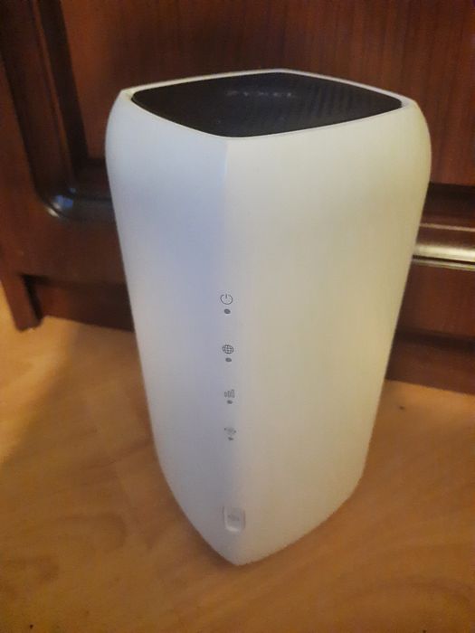 Zyxel NR5103E V2 FWA505 Router 5G LTE WiFi 6 na SIM Mocny Zasięg plus play orange