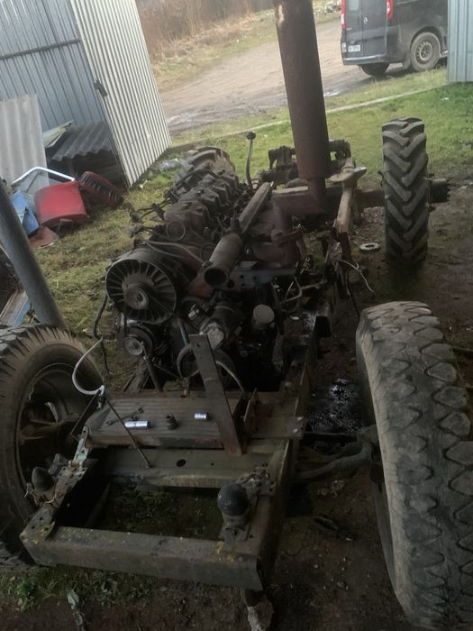 Незавершиний саморобний трактор