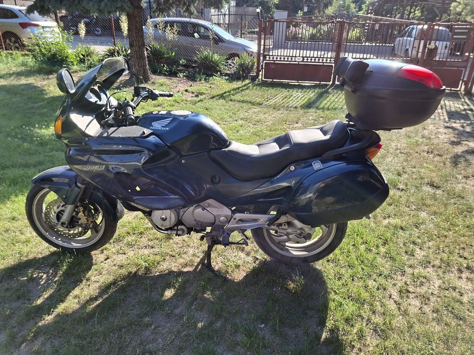 Honda NT 650 V z 2000 roku