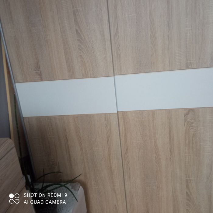 Sprzedam szafę przesuwną dąb Sonoma