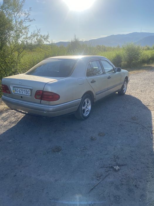MERCEDES-BENZ E 200 1998 VIN WDB2100041A688696 фото оголошення 4 з 8