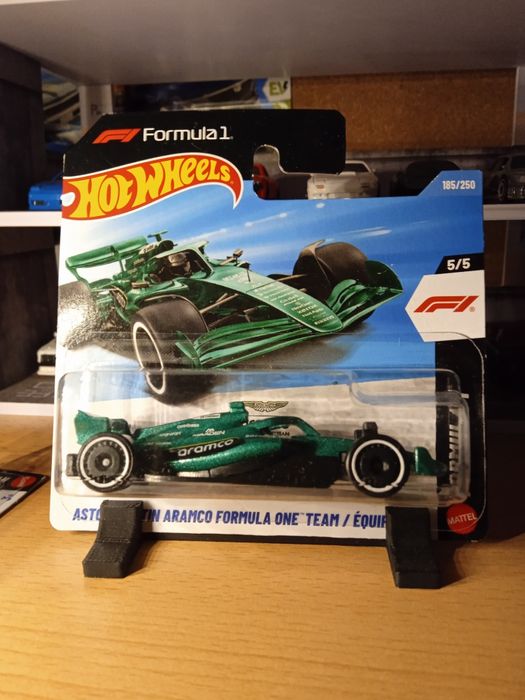 Продам модель Hot wheels Formula 1 Aston Martin Aramco