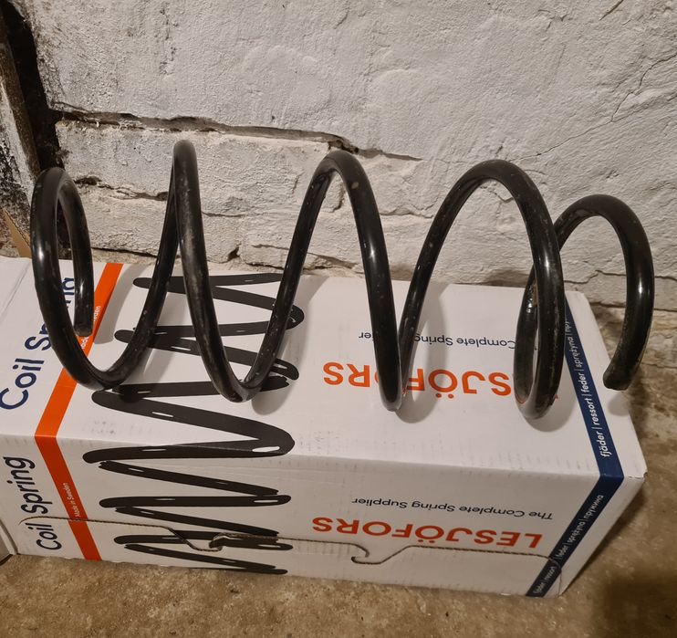 Продам пружину підвіски рено лагуна 3(renault laguna 3)