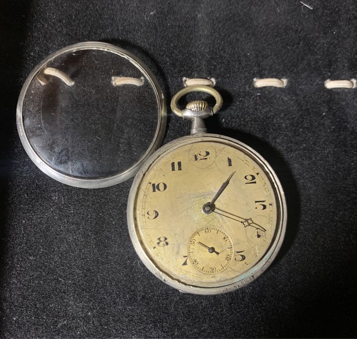 Старинные карманные часы . Серебро .