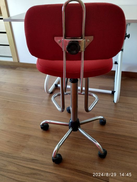 Vendo estirador com cadeira