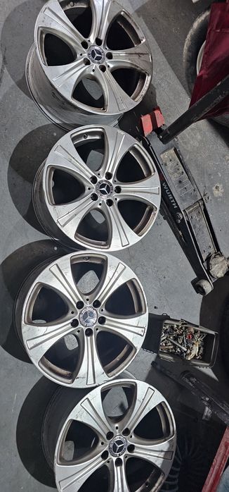 Jantes/Pneus 18 Mercedes 8J ET 38