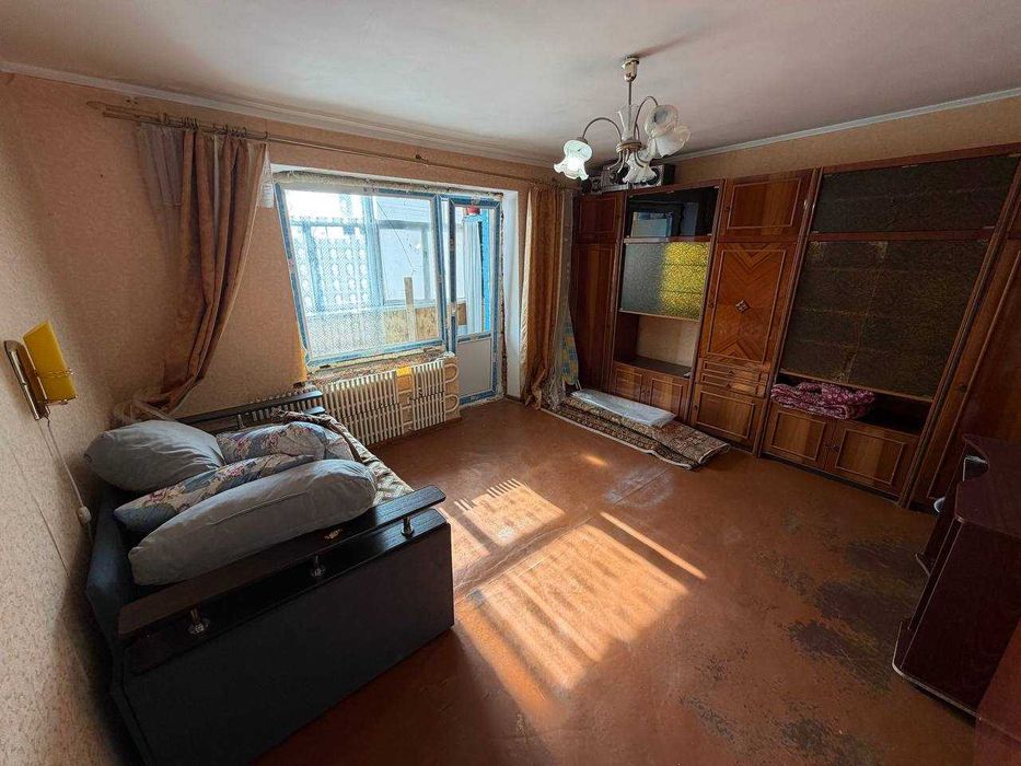 Чотирикімнатна квартира! Роздільне планування, низька ціна!