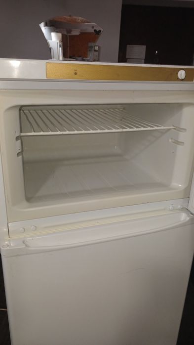 Холодильник Indesit