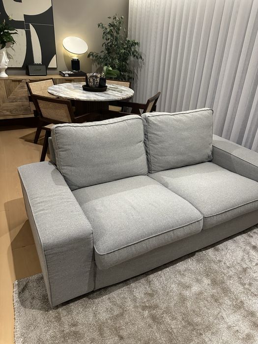 Sofa Kivik de 2 lugares como novo