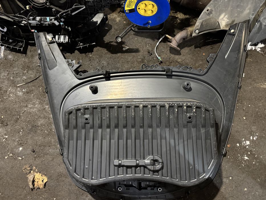 Корыто багажник Tesla model 3