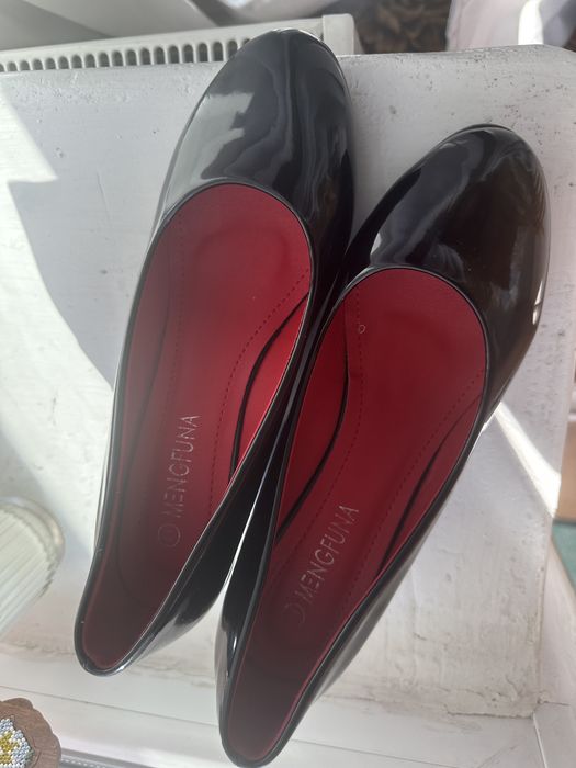 Туфлі жіночі лаковані в гарному стані