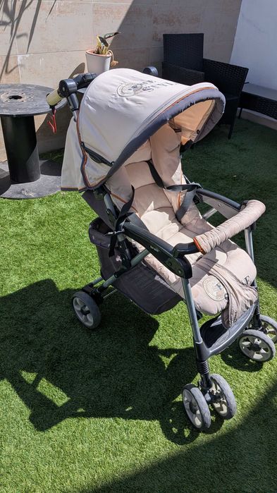 Carrinho de bebé brevi