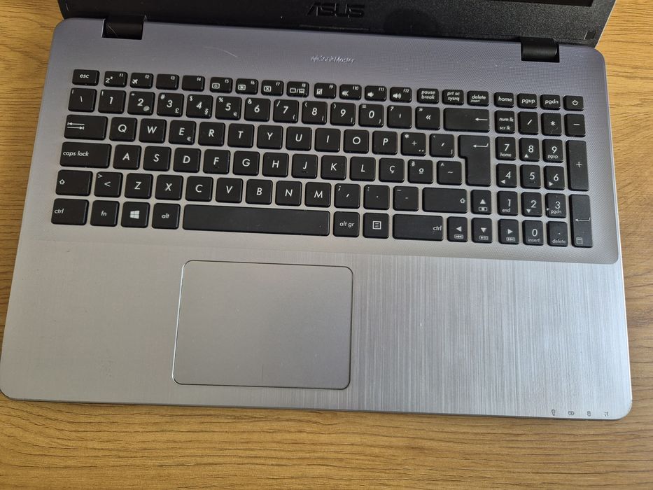 Portatil Asus com bateria nova e disco ssd 250