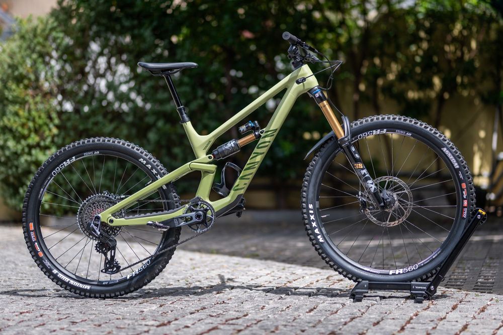 Canyon Torque Mullet CF 9 – Tamanho M – 2024