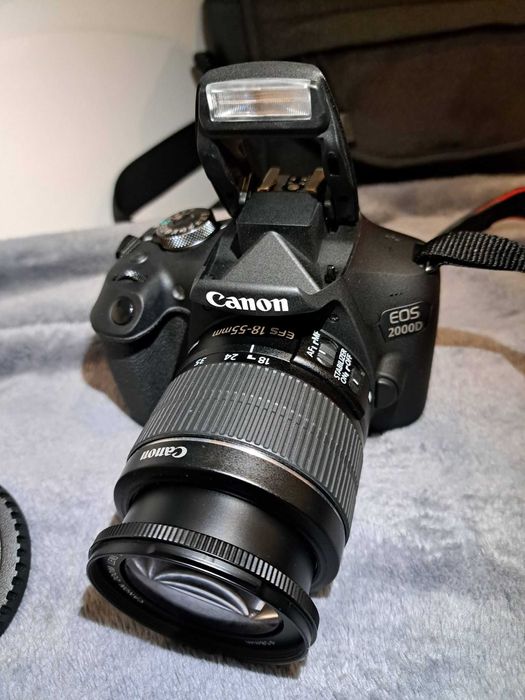 Canon EOS 2000D + Objetiva + Bolsa | Como Nova | Pouco Uso