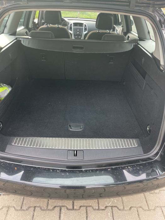 Sprzedam Opel Astra J kombi Sports Tourer