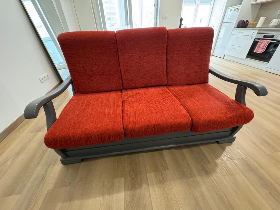 Sofa madeira estofado 95€