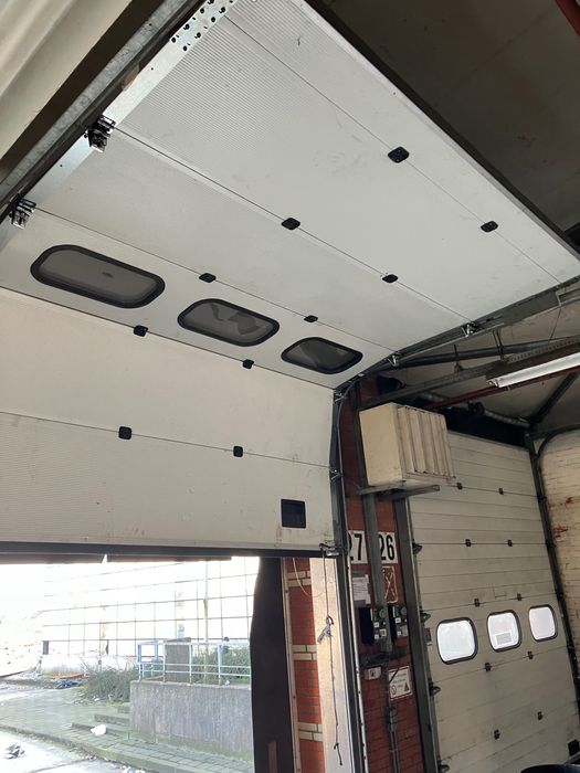 Brama bramy segmentowe  2,8m szeroka 3,2 m wysoka