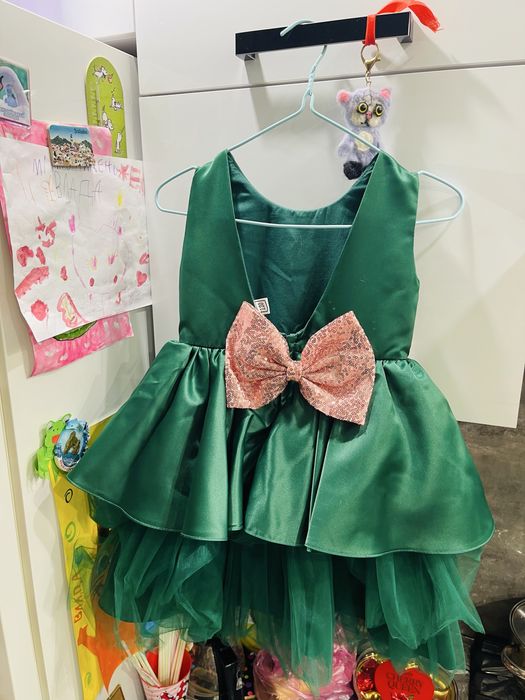 Святкова сукня для дівчинки