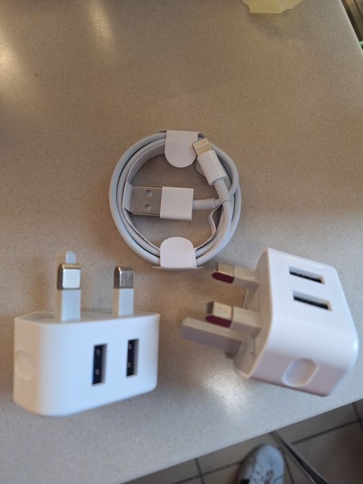 Ładowarka z kablem USB do IPhone