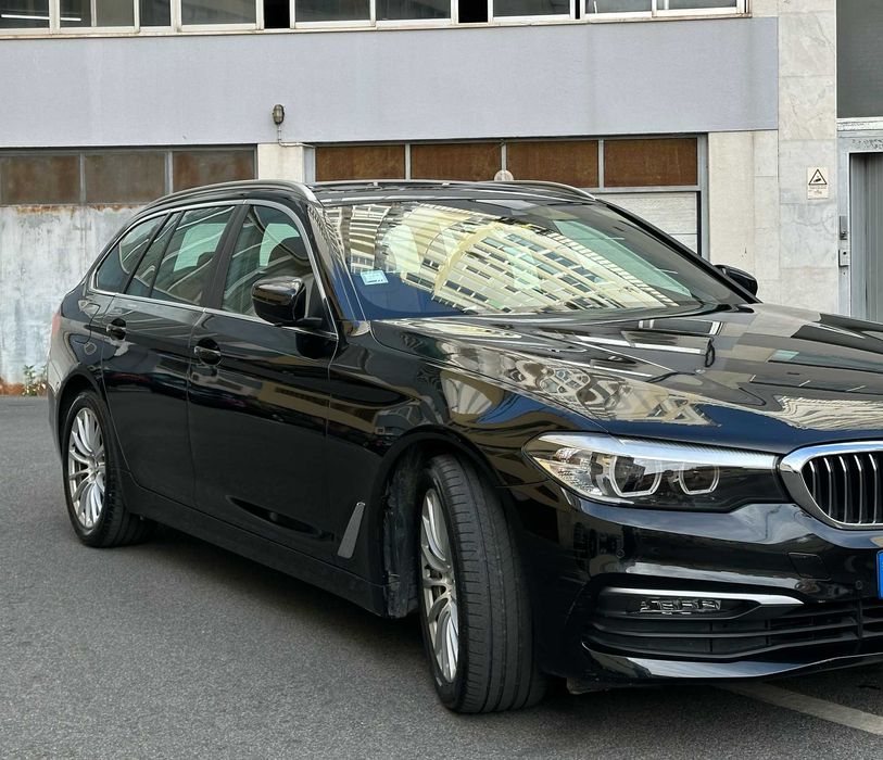 BMW 525 d Line Luxury Auto | Apple Carplay | Interior em Pele Cognac