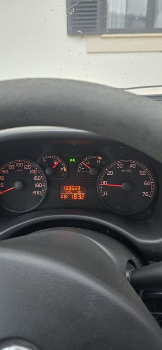 FIAT Punto 1.3 Multijet 5 portas, 5 lugares