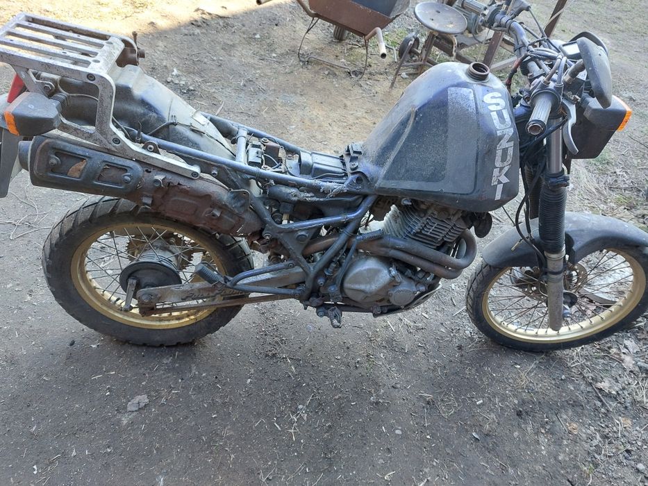 Suzuki dr 600 dr600 DR600  rama koło