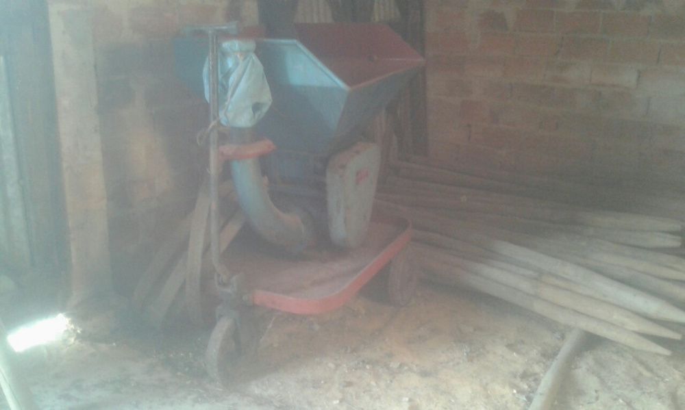 Esmagador de Uvas Elevatório