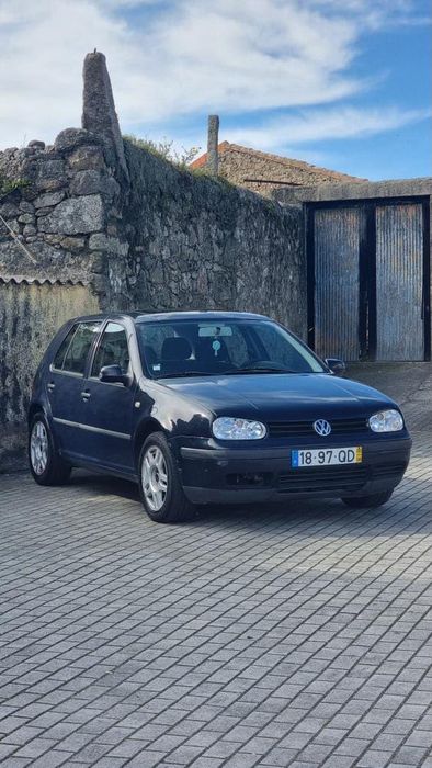 Volkswagen Golf 4 1.6 Gasolina | 2000 | 5 portas