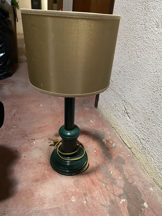 Cream table lamp with green base425129770652149762