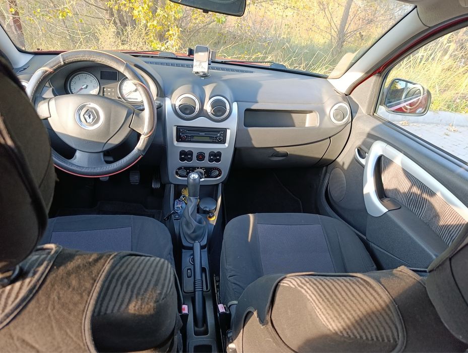 Renault Sandero 2011 офіційний газ/бензин 1,4 л