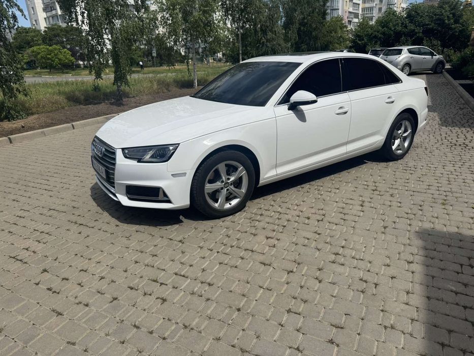 Audi a4 автомат в белом цвете 2019 г 2.0 бензин ауди а4