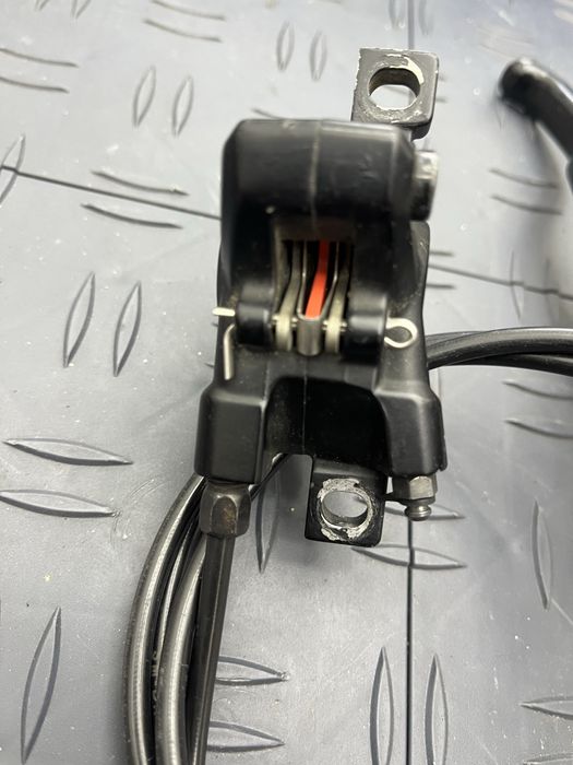 Travão traseiro shimano mt445