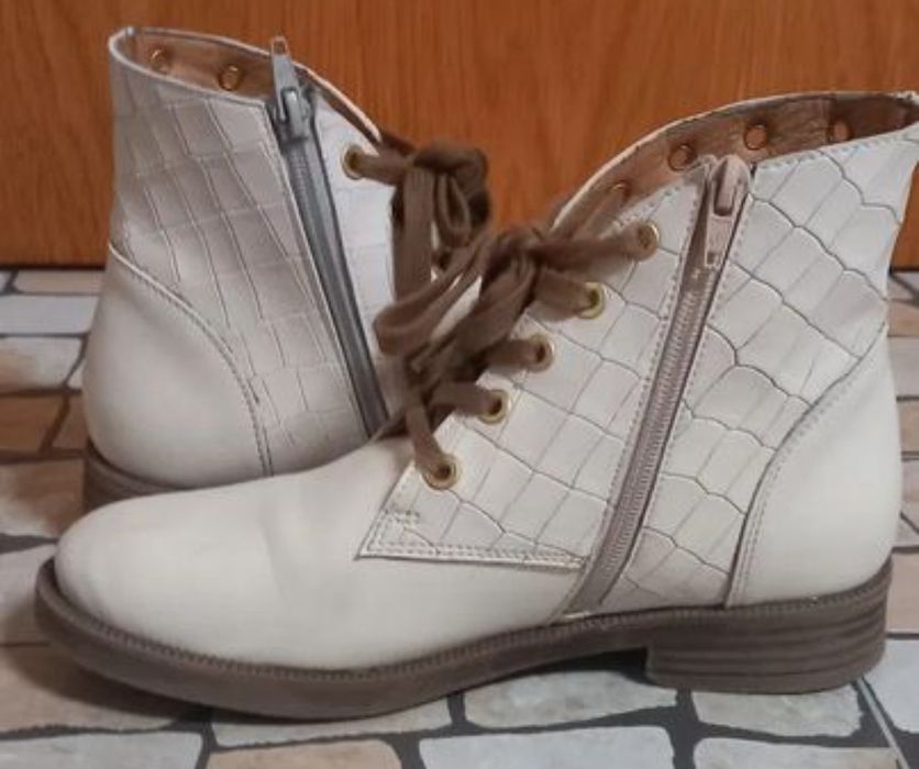 Botas bege em pele - Tamanho 36