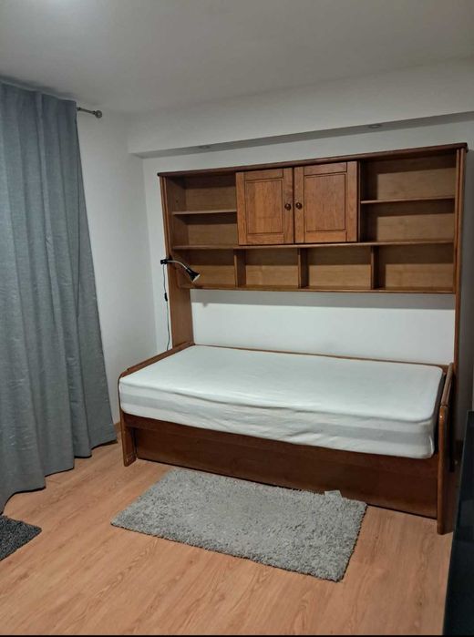 Arrenda-se quarto com closet Estoril