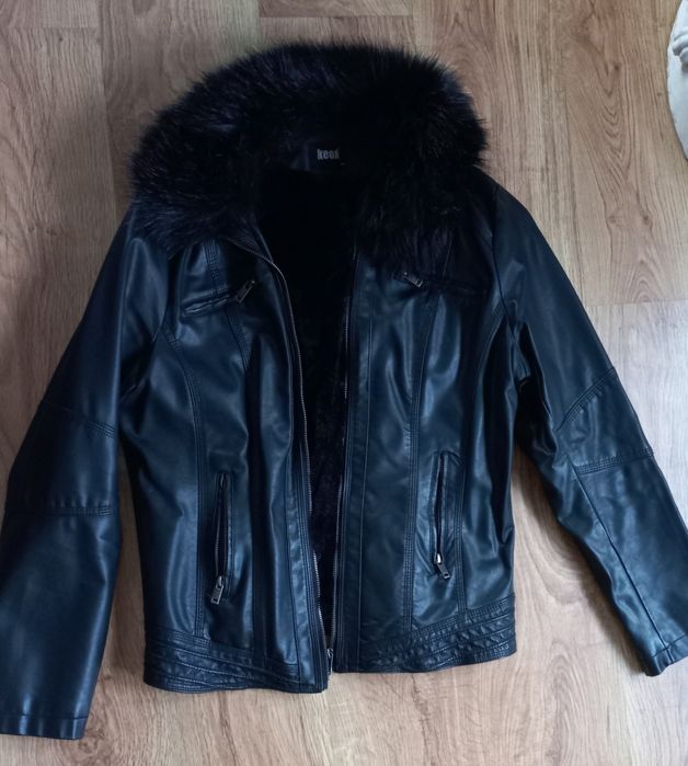 Blusão em pele sintética preto