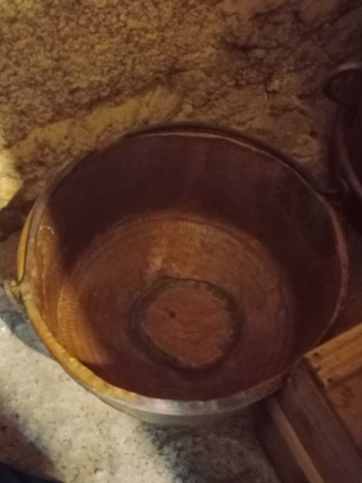 Bacia de cobre para diversas utilizações