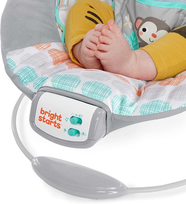 Leżaczek z Wibracjami i Muzyką BRIGHT STARTS WILD pałąk z zabawkami