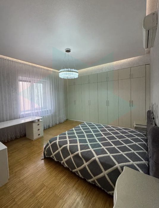 Пропонується в оренду будинок 200 м²