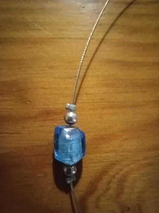 Colar com aplicações em forma de coração