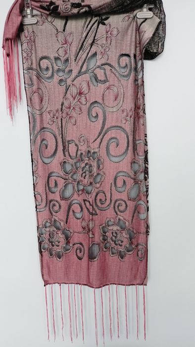 Szalik ozdobny różowo srebrno czarny