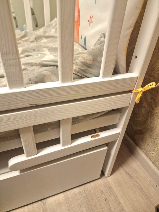 Ліжко дитяче з маятником