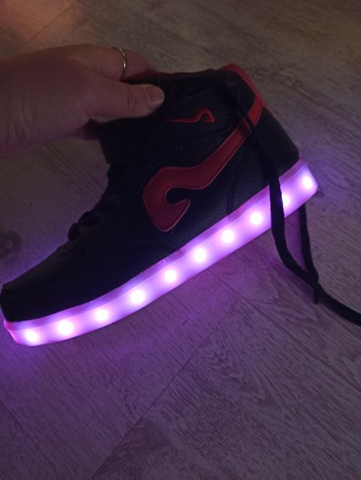 Buty led świecące podeszwy roz 38