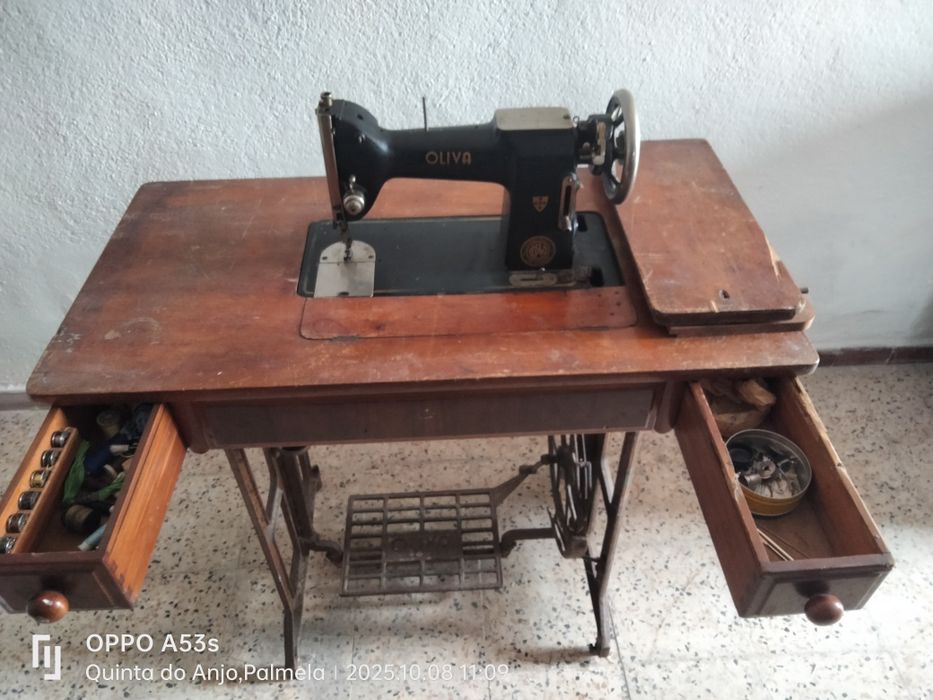 Máquina de costura Oliva