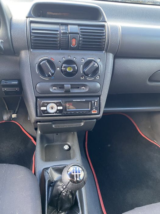 Opel corsa-B 1993