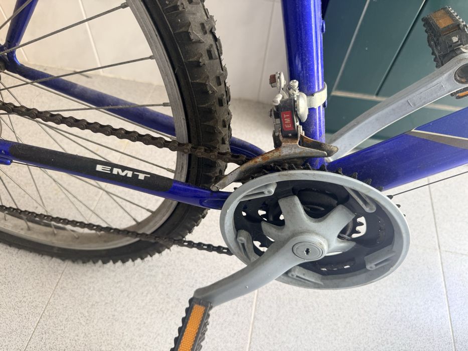 Uma bicicleta, grande