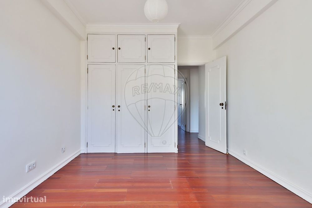 Apartamento T4 para arrendamento