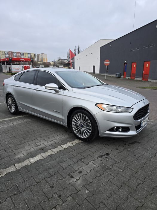 Ford Fusion Titanium Hybrid 2013